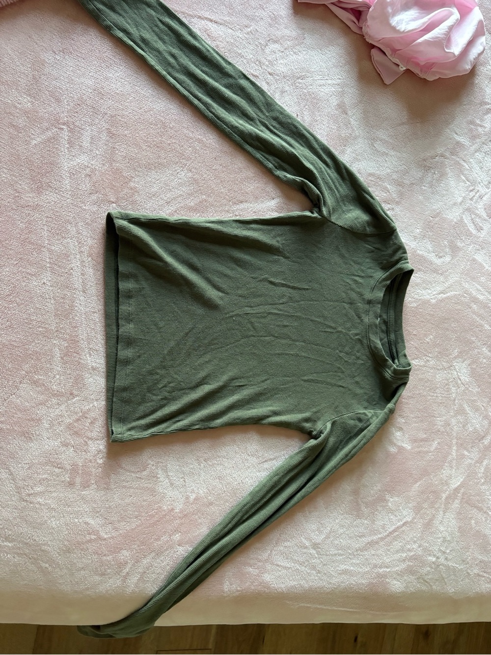 Green ribbed long sleeve Hollister top. Size XS